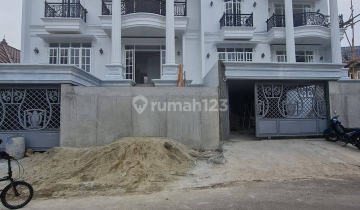 Rumah 4 Lantai Baru SHM di Cilandak, Jakarta Selatan 1