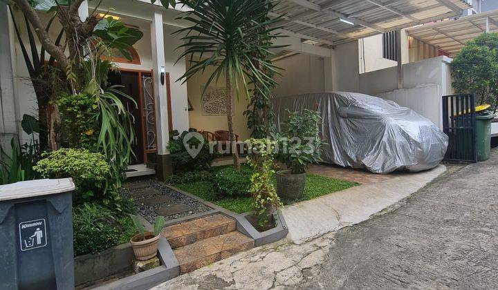 Rumah 2 Lantai Bagus Semi Furnished di Jati Padang, Jaksel  1