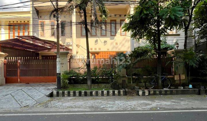 Rumah 2 Lantai Bagus di Senopati, Jakarta Selatan 2