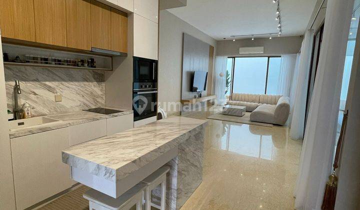 Rumah 3 Lantai Sudah Renovasi Furnished di Kemang, Jakarta  2