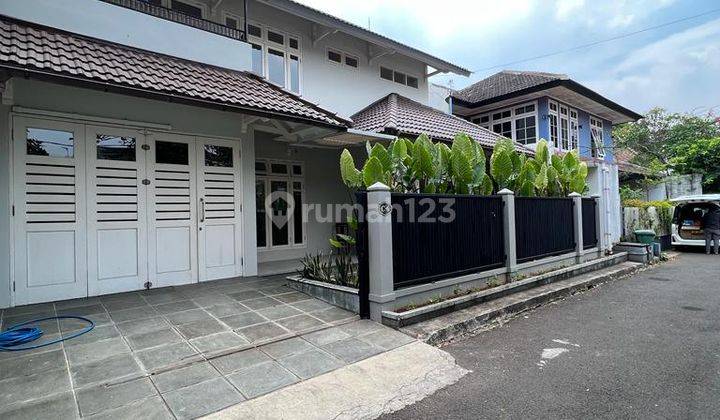 Rumah 2 Lantai Bagus di Kemang, Jakarta Selatan 1