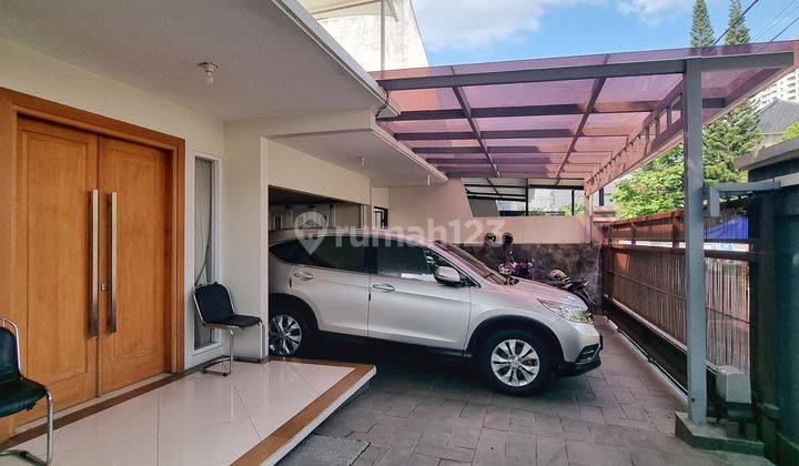 Rumah 2 Lantai Sudah Renovasi Semi Furnished di Lebak Bulus,  2