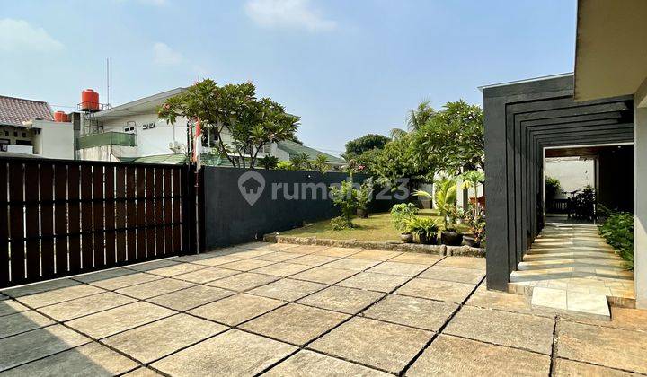 Rumah 2 Lantai Bagus Unfurnished di Kebayoran Lama, Jakarta  2