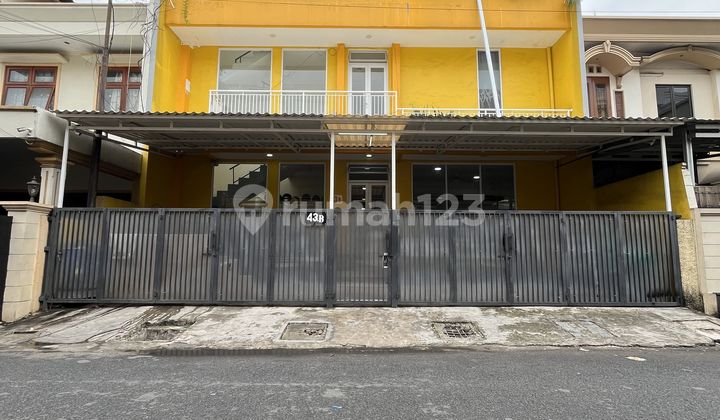 Rumah Kos 3 Lantai Bagus SHM di Cipete, Jakarta Selatan Rumah Kos 3 Lantai Bagus SHM di Cipete, Jakarta Selatan