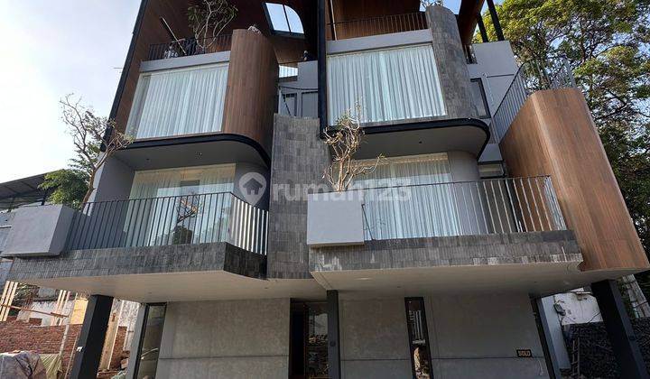 Rumah 4 Lantai Baru SHM di Kemang, Jakarta Selatan 1