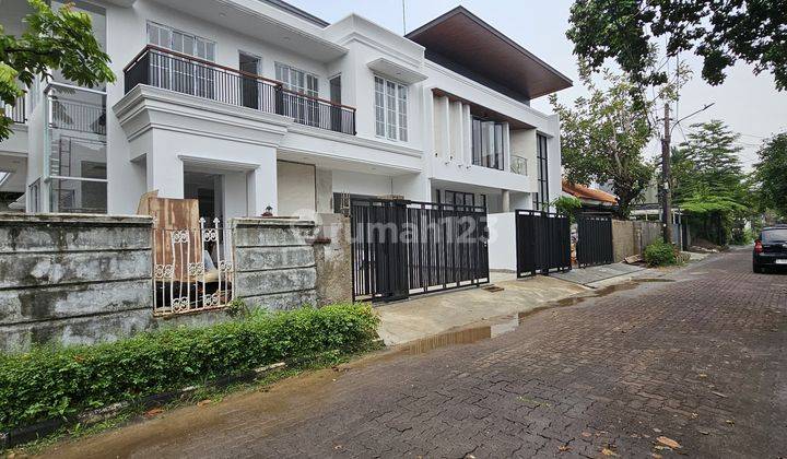 Rumah 2 Lantai Hook Baru American Classic di Lebak Bulus,  1