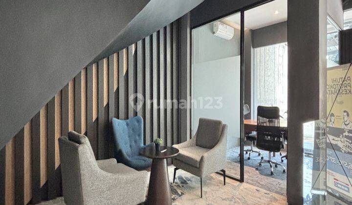 Modern Design Kantor di Pasar Minggu 1200 m² Semi Furnished SHM 1