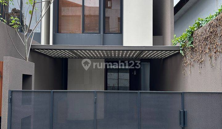  Rumah 3 Lantai Unfurnished Baru SHM di Kemang Utara, Kemang 1