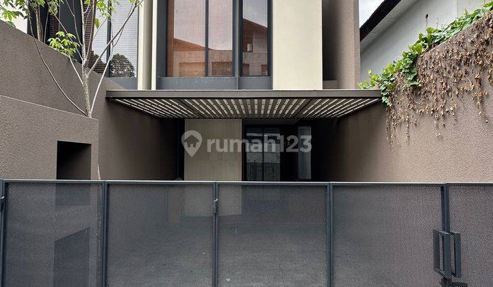  Rumah 3 Lantai Unfurnished Baru SHM di Kemang Utara, Kemang 2