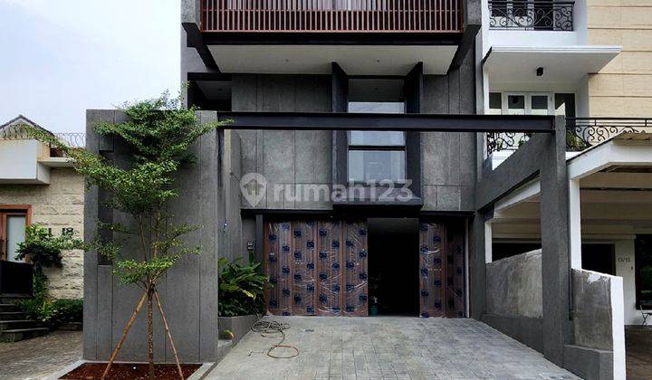 Rumah Bonavista 3 Lantai Bagus Semi Furnished SHM di Lebak Bulus, Jakarta Selatan 1