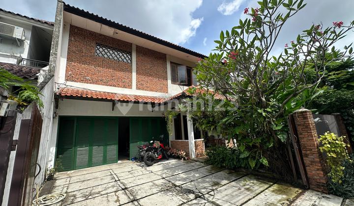 Rumah di Jalan Ciniru Depan Taman Rumah di Jalan Ciniru Depan Taman