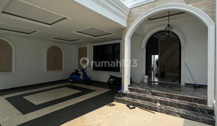 Rumah 2 Lantai Baru Semi Furnished SHM di Pondok Indah, Jakarta Selatan 2