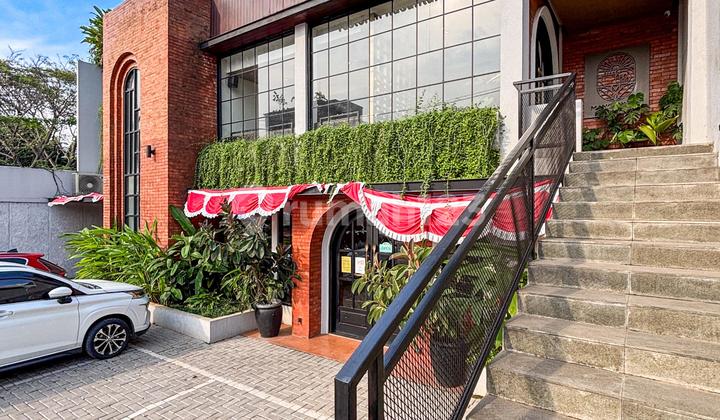 Bangunan Komersil Ex Resto, Sangat Terawat Dan Siap Huni, 3 Lantai.