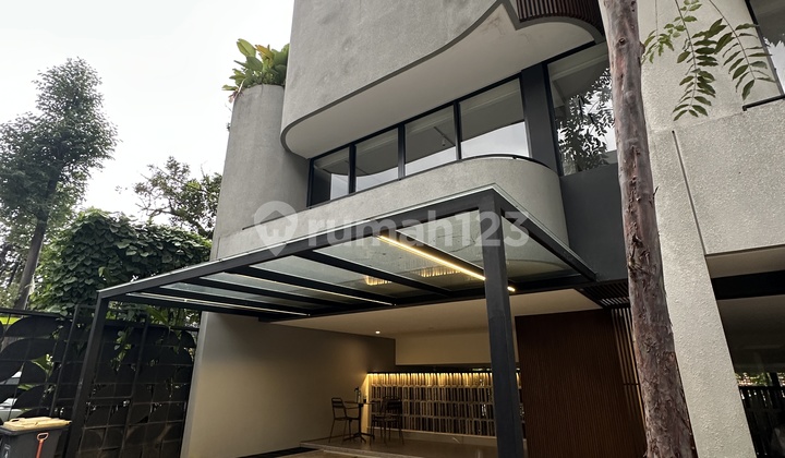 Rumah Baru Dalam Townhouse dengan Fasilitas Danau 2