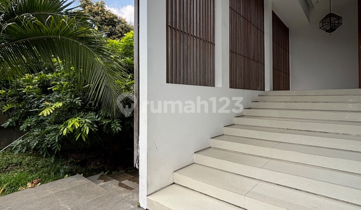 KEBAYORAN BARU - [FOR SALE]: 2-STORY BUILDING, SUITABLE FOR RESIDENCE, GALLERY, OR BEAUTY CLINIC. 2