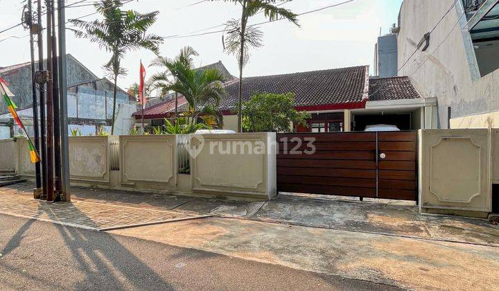 Rumah 2 Lantai Butuh Renovasi Unfurnished SHM di Panglima Polim, Jakarta Selatan 1