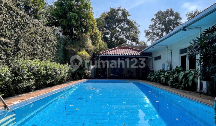 Rumah Hitung Tanah Unfurnished SHM di Kemang, Jakarta Selatan 1
