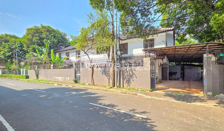 House for Rent Hook Position on Jl Tulung Agung, Suitable for Office House for Rent Hook Position on Jl Tulung Agung, Suitable for Office