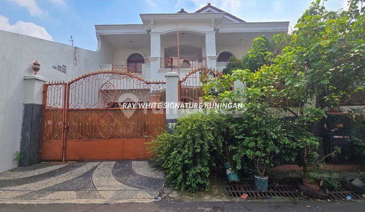 Rumah Bagus 2 Lantai Siap Huni di Jl Bungur Kebayoran Lama