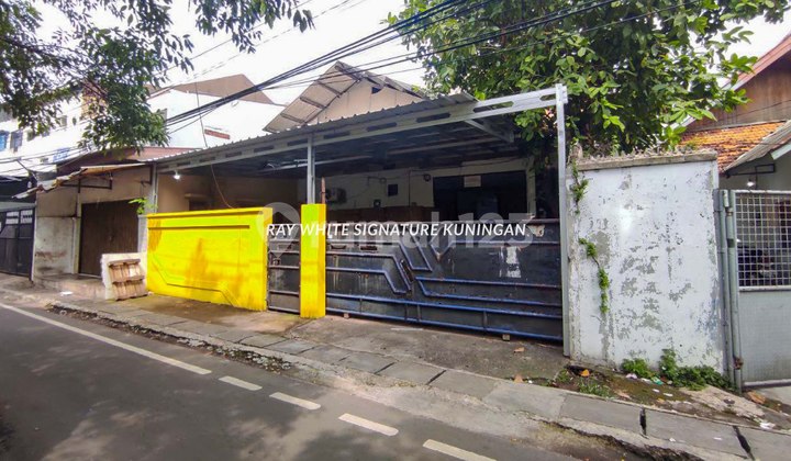 4-Story House on Jl Benda Timur, Kemayoran - Suitable for a Boarding House