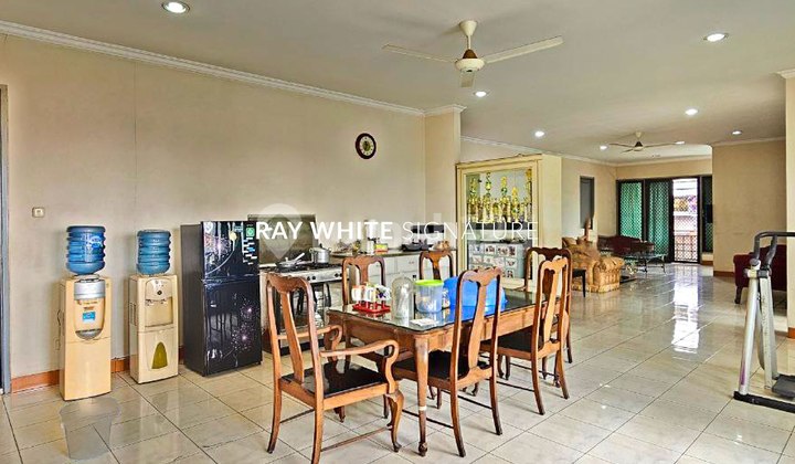 Rumah 2 Lantai Cocok Untuk Kost di Jl Karya Utama Gandaria 2