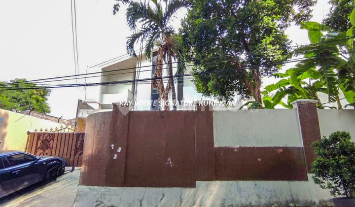 Rumah Lama Terawat Cocok Untuk Hunian di Jl Bangka 2 Rumah Lama Terawat Cocok Untuk Hunian di Jl Bangka 2