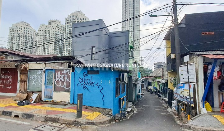 Rumah Lama Dekat Pondok Indah di Jl Sultan Iskandar Muda Kramat 2