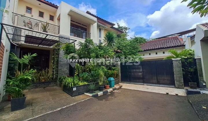 Rumah Bagus Siap Huni 2 Lantai di Komplek Mutiara Asgo Ciracas Rumah Bagus Siap Huni 2 Lantai di Komplek Mutiara Asgo Ciracas