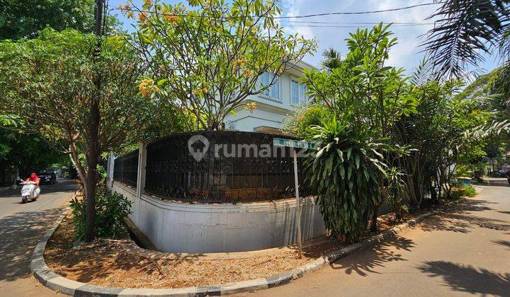 Dijual Rumah di Jl Dukuh Patra V, Jakarta Selatan 2