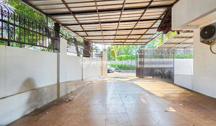 Dijual Rumah Lama Terawat di Jl Tulungagung Menteng 2