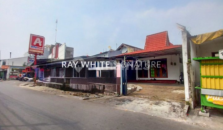 Rumah Lokasi Ramai Samping Alfamidi Cocok Untuk Usaha di Jl Damai
