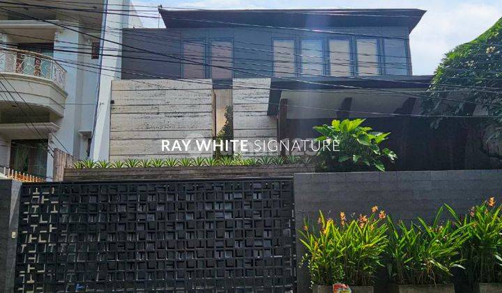 Dijual Rumah Mewah 2 Lantai di Panglima Polim 1