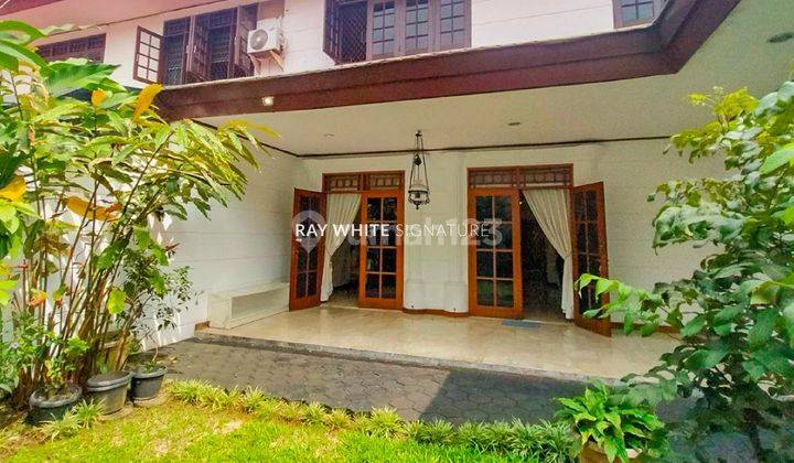 Dijual Rumah Lama Lokasi Strategis di Jl Deplu I 1