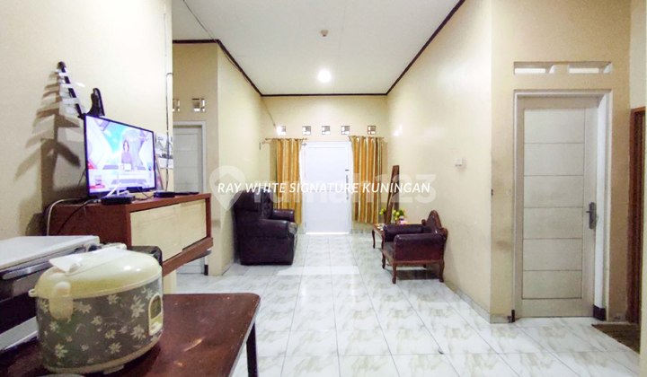 Habitable House on Penggilingan Baru Street, Passing Jak Lingko Route 2