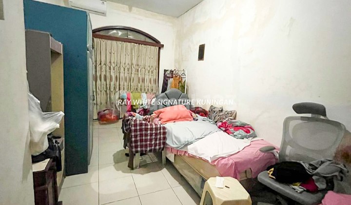 Old One-Story House on Jl Pondok Indah Rempoa Near Bintaro 2