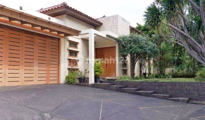 Rumah Mewah di Jl. Simprug Golf 14 Cocok Untuk Hunian 1