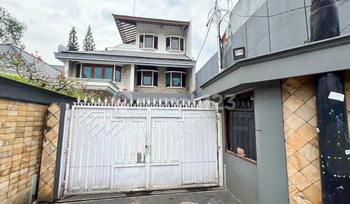 Disewakan Rumah 3 Lantai Layak Huni di Jl Kemang 1 Lokasi Prime Disewakan Rumah 3 Lantai Layak Huni di Jl Kemang 1 Lokasi Prime