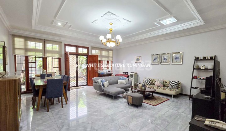 For Sale: Ready-to-Occupy House in a Quiet &amp; Scenic Location at Elang Malindo, Jatiwaringin 2