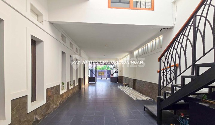 House for Rent on Cirebon Street, Menteng, Wide Two-Way Road 2