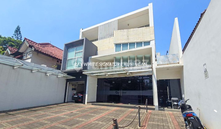 Gedung Perkantoran 3 Lantai di Anggrek Loka Serpong Dekat Stasiun Gedung Perkantoran 3 Lantai di Anggrek Loka Serpong Dekat Stasiun