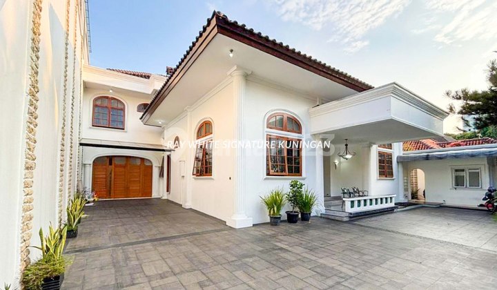 Rumah Mewah Aman dan Nyaman Di Jl Blitar Menteng Rumah Mewah Aman dan Nyaman Di Jl Blitar Menteng