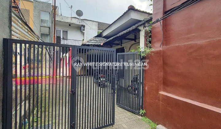 House and Boarding House on Kemang 1 Street, Suitable for Residence or Business