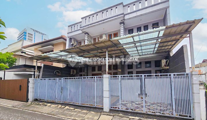 Boarding House on Jl Mesjid 4 Bendungan Hilir - Prime Location Near Office Area 1