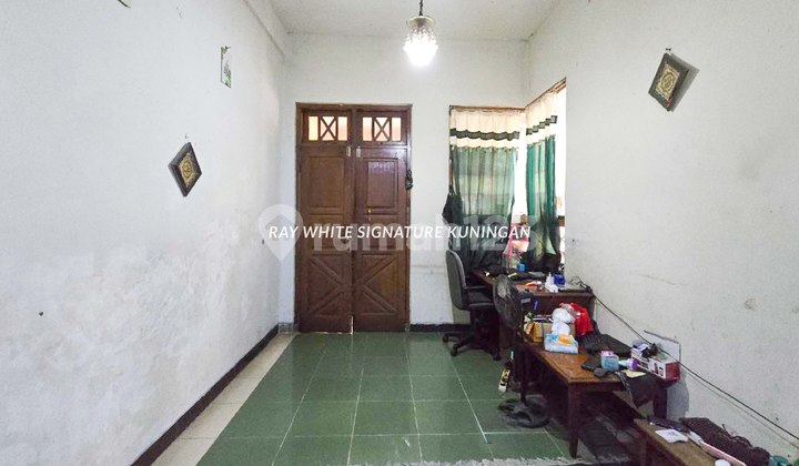Old House Suitable for Living or Boarding on Jl Pam Baru 1 2
