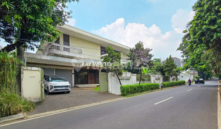 Old House for Rent in Ametis FII Complex, Kebayoran Lama