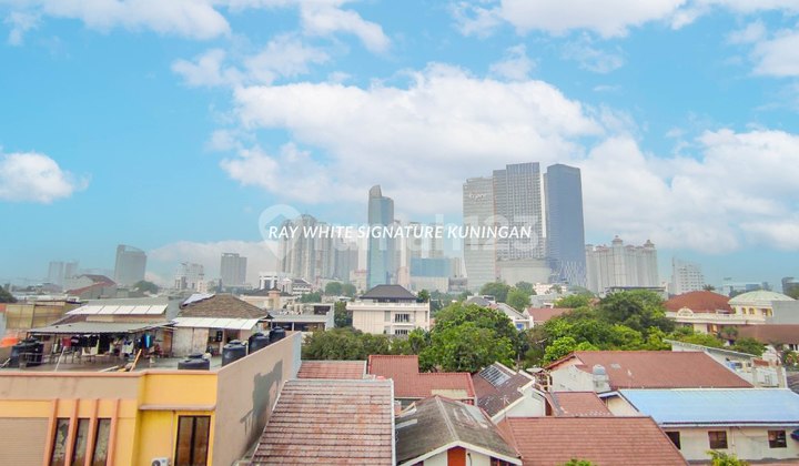 4 1/2 Story Row Shophouse Building on Jl Tawakal Ujung Tomang 2