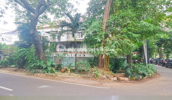 House in Hook Position at Panglima Polim, Suitable for Business or Office Use House in Hook Position at Panglima Polim, Suitable for Business or Office Use