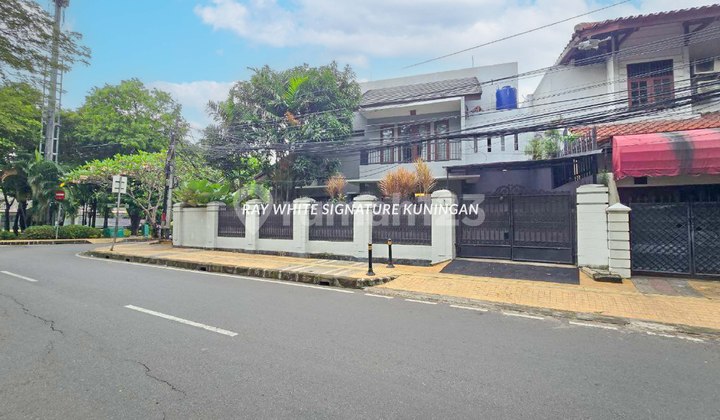 Rumah 2 Lantai Posisi Hook di Jl Pacuan Kuda Raya Pulomas 1