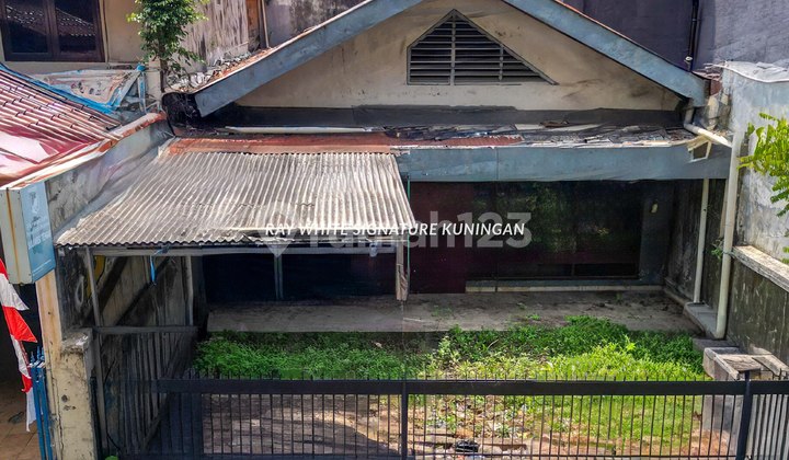 Rumah Zona Komersial Cocok Untuk Usaha di Jl Kebon Kacang Raya Rumah Zona Komersial Cocok Untuk Usaha di Jl Kebon Kacang Raya