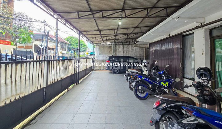 Old Boarding House Building on Jl Kramat 2 Kwitang Senen 2